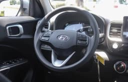 Hyundai Venue SE FWD 2026 — side view
