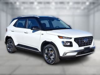 Hyundai Venue SEL FWD w/Two-Tone Roof Hyundai Venue SEL FWD w/Two-Tone Roof