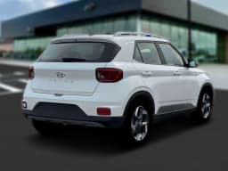 Hyundai Venue SEL FWD 2026 — side view