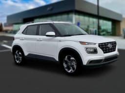 Hyundai Venue SEL FWD 2026 — side view