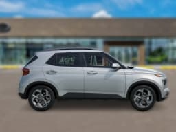 Hyundai Venue SEL FWD 2026 — side view