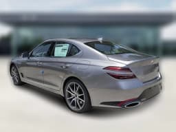 Genesis G70 2.5T RWD 2026 — side view