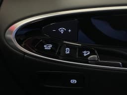 Genesis GV70 2.5T Select AWD 2027 — side view