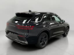 Genesis GV70 2.5T Select AWD 2027 — side view