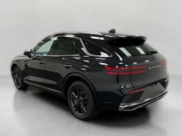 Genesis GV70 2.5T Select AWD 2027 — side view