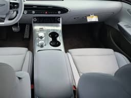 Genesis Electrified GV70 19" AWD 2027 — side view