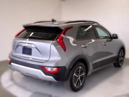 Kia Niro EX FWD 2026 — side view