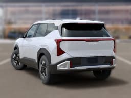 Kia Seltos LX FWD 2027 — side view