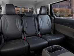 Kia Carnival LXS FWD 2026 — side view
