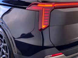 Kia Carnival SX Prestige FWD 2026 — side view