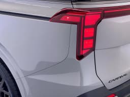 Kia Carnival SX FWD 2027 — side view