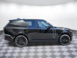 Land Rover Range Rover Autobiography P530 SWB 2026 — side view