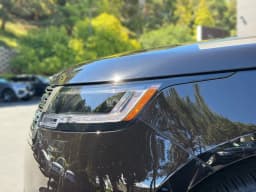 Land Rover Range Rover Autobiography P530 SWB 2026 — side view