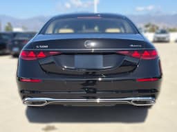 Mercedes-Benz S-Class S 500 4MATIC Sedan 2027 — side view