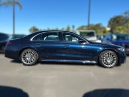 Mercedes-Benz S-Class S 580 4MATIC Sedan 2026 — side view
