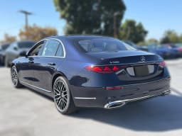 Mercedes-Benz S-Class S 580 4MATIC Sedan 2027 — side view