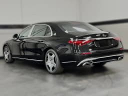 Mercedes-Benz S-Class Maybach S 680 4MATIC Sedan 2026 — side view