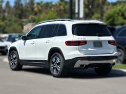 Mercedes-Benz GLB GLB 250 SUV 2026 — side view