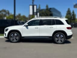 Mercedes-Benz GLB GLB 250 SUV 2026 — side view