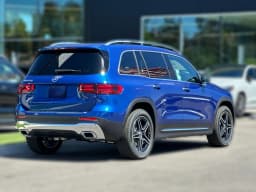Mercedes-Benz GLB GLB 250 SUV 2026 — side view