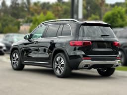 Mercedes-Benz GLB GLB 250 SUV 2026 — side view