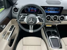 Mercedes-Benz GLB GLB 250 SUV 2026 — side view