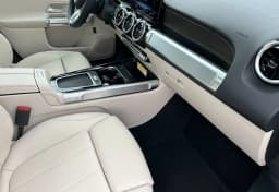 Mercedes-Benz GLB GLB 250 SUV 2026 — side view