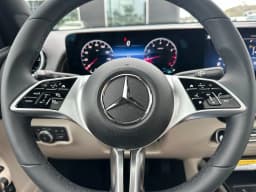 Mercedes-Benz GLB GLB 250 SUV 2026 — side view