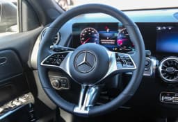 Mercedes-Benz GLB GLB 250 SUV 2026 — side view