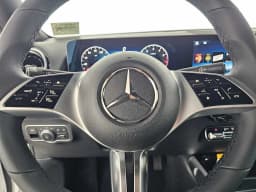 Mercedes-Benz GLB GLB 250 SUV 2026 — side view