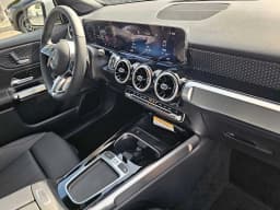 Mercedes-Benz GLB GLB 250 SUV 2026 — side view