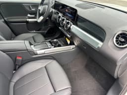 Mercedes-Benz GLB GLB 250 SUV 2026 — side view