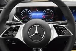 Mercedes-Benz GLB GLB 250 SUV 2026 — side view