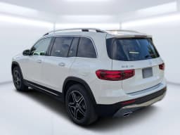 Mercedes-Benz GLB GLB 250 4MATIC SUV 2026 — side view