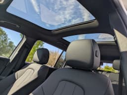Mercedes-Benz GLB GLB 250 4MATIC SUV 2026 — side view