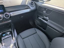 Mercedes-Benz GLB GLB 250 4MATIC SUV 2026 — side view