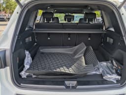 Mercedes-Benz GLB GLB 250 4MATIC SUV 2026 — side view