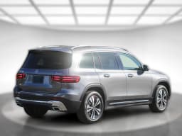 Mercedes-Benz GLB GLB 250 4MATIC SUV 2026 — side view