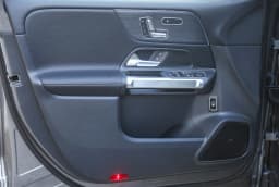 Mercedes-Benz GLB GLB 250 4MATIC SUV 2026 — side view