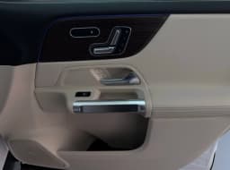 Mercedes-Benz GLB GLB 250 4MATIC SUV 2026 — side view