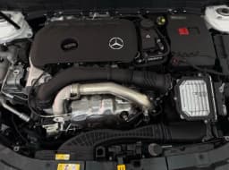 Mercedes-Benz GLB GLB 250 4MATIC SUV 2026 — side view