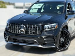 Mercedes-Benz GLB AMG GLB 35 4MATIC SUV 2026 — side view