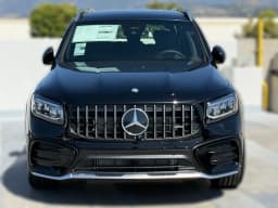Mercedes-Benz GLB AMG GLB 35 4MATIC SUV 2026 — side view