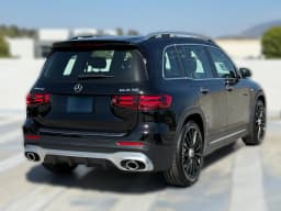 Mercedes-Benz GLB AMG GLB 35 4MATIC SUV 2026 — side view