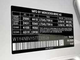 Mercedes-Benz Sprinter Crew Van Standard Roof 4-Cyl Diesel HO 2500 Standard Roof I4 Diesel HO 144" AWD 2026 — side view