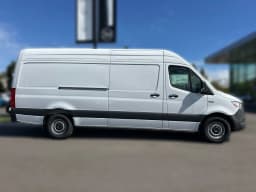 Mercedes-Benz eSprinter Cargo Van High Roof 2500 High Roof 170" RWD 2025 — side view