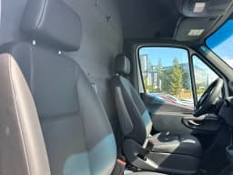 Mercedes-Benz eSprinter Cargo Van High Roof 2500 High Roof 170" RWD 2025 — side view