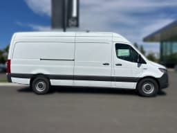 Mercedes-Benz eSprinter Cargo Van High Roof HO 2500 High Roof HO 170" RWD 2025 — side view