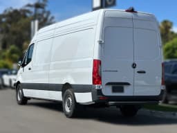 Mercedes-Benz eSprinter Cargo Van High Roof HO 2500 High Roof HO 170" RWD 2025 — side view