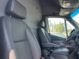 Mercedes-Benz eSprinter Cargo Van High Roof HO 2500 High Roof HO 170" RWD 2025 — side view
